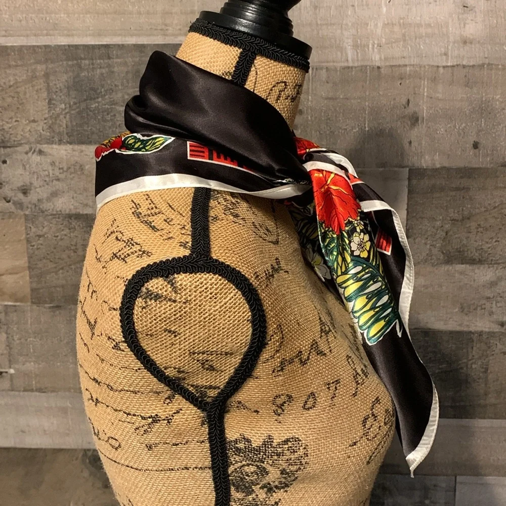 Hawaiian Scarf - Picture 3 of 16